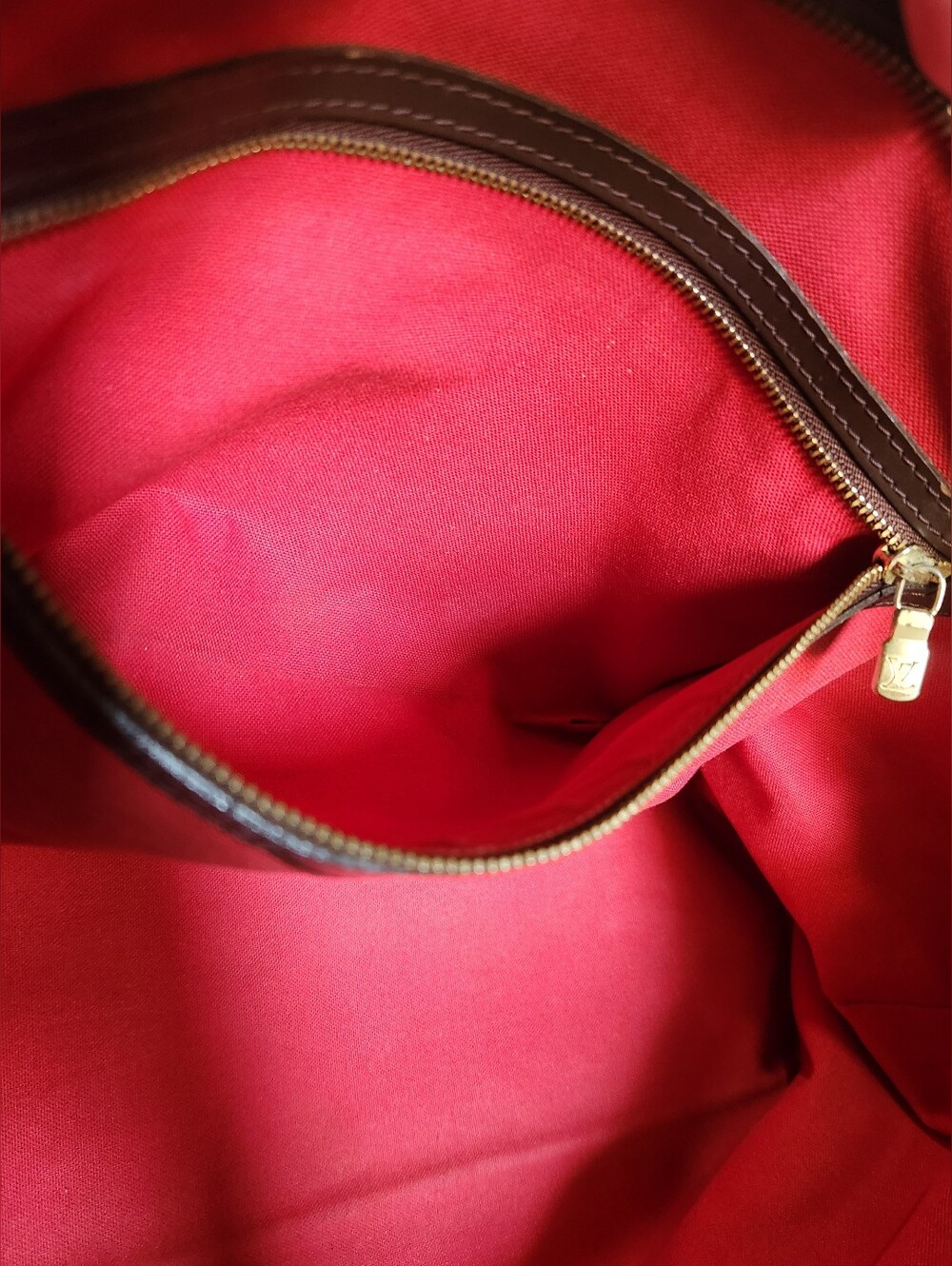 Authentic LV Damier Ebene Chelsea - Picture 15 of 16